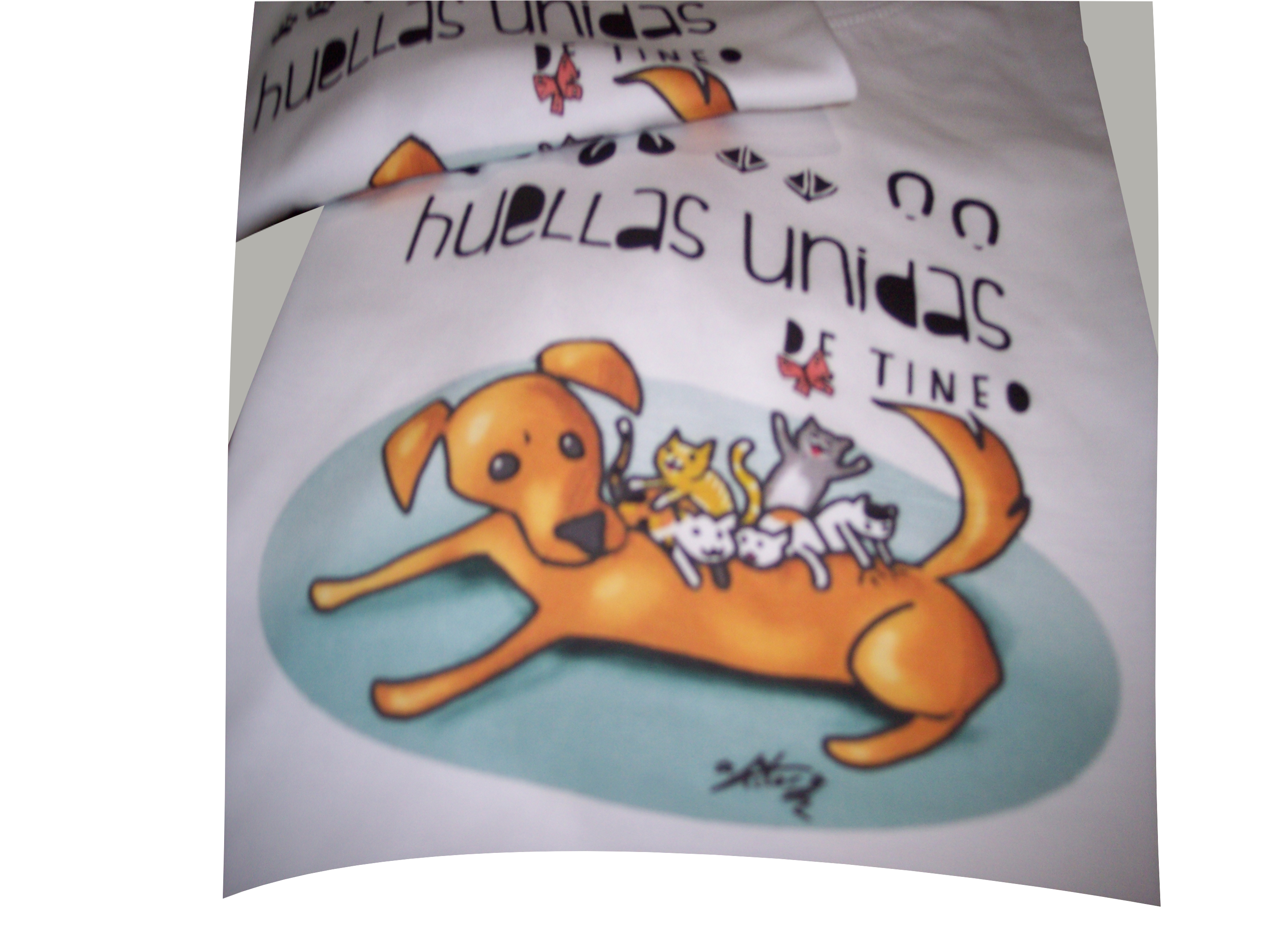 Camiseta Huellas Unidas