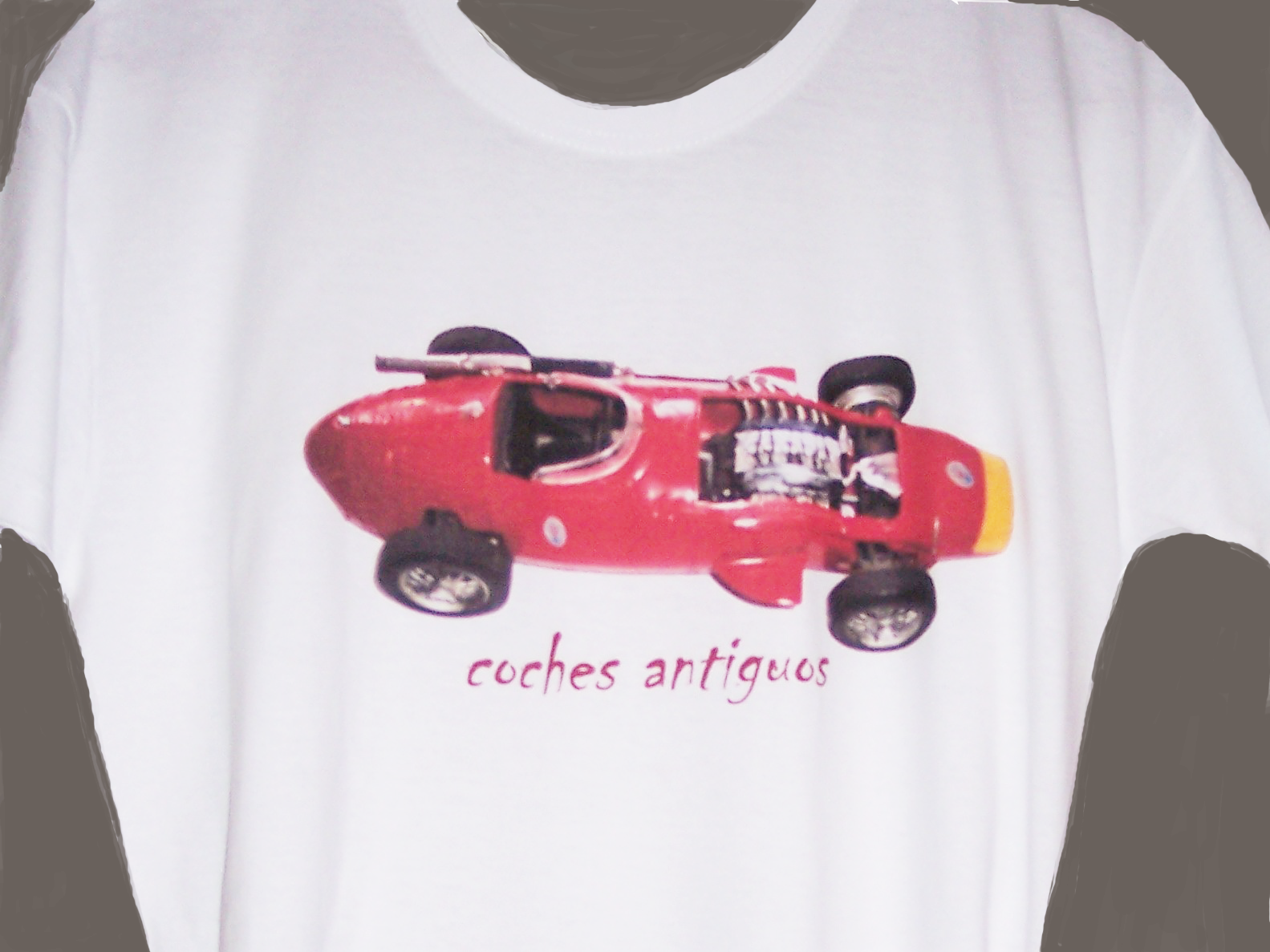 Camiseta con coche antiguo