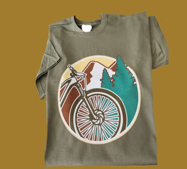 Camiseta estampada con bicicleta